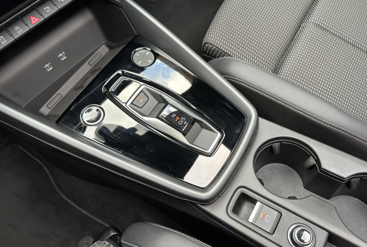 Audi A3 SPORTBACK 35 TDI 150 S LINE S-TRONIC7 * MATRIX LED * TOIT OUVRANT * SHADOW LINE * GARANTIE