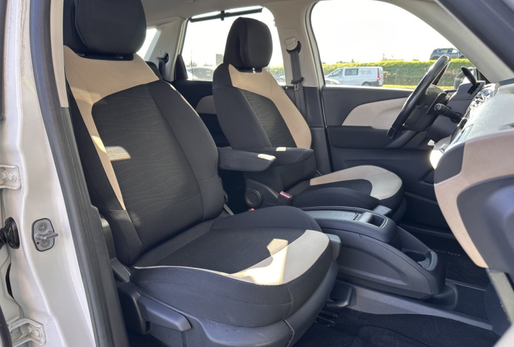 Citroën C4 PICASSO 1.6 e-HDi FAP ETG6 114 cv Intensive - Attelage