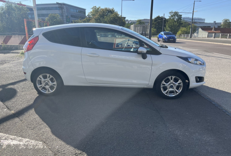 Ford Fiesta VI Phase 2 3 portes 1.25 i 60 cv