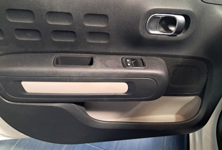 Citroën C3 1.2  PureTech 82ch Graphic - OPTIONS - 1ER Main -TBE - SUIVI ENTRETIEN DISTRI - GARANTIE 