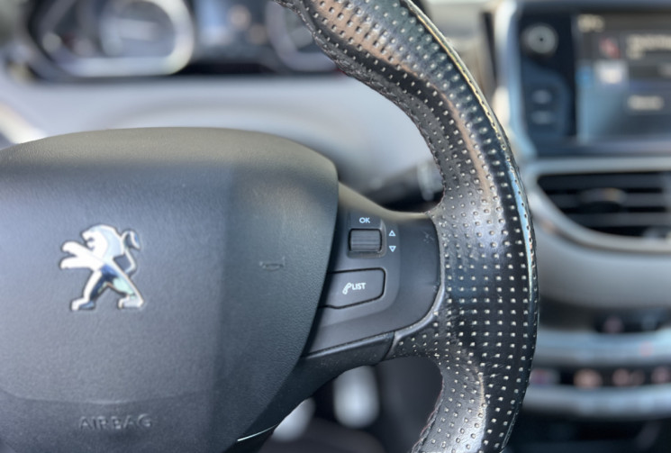Peugeot 208 1.6 Blue HDi S&S 120 ch XY