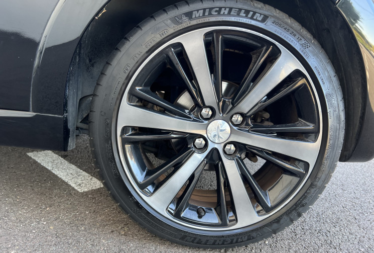 Peugeot 208 1.6 Blue HDi S&S 120 ch XY
