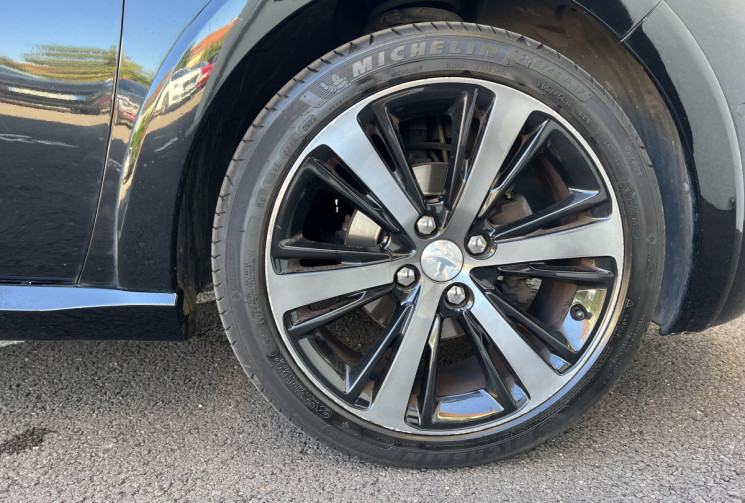 Peugeot 208 1.6 Blue HDi S&S 120 ch XY