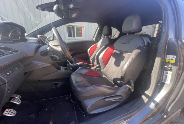 Peugeot 208 1.6 THP 200 ch GTI 3p / Sellerie cuir / Sono JBL