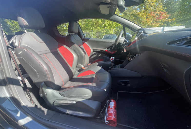 Peugeot 208 1.6 THP 200 ch GTI 3p / Sellerie cuir / Sono JBL