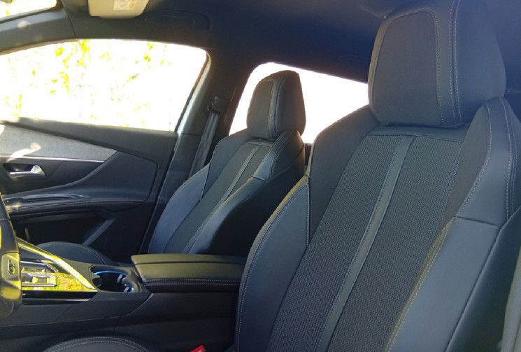 Peugeot 5008 GT LINE 1.2 130 CV BOITE AUTOMATIQUE