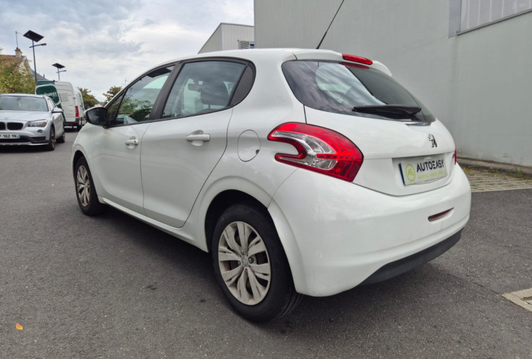 Peugeot 208 1.4 HDi FAP Active 5p Peugeot 208 1.4 HDi FAP Active 5p