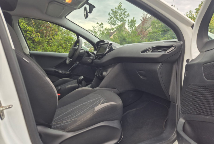 Peugeot 208 1.4 HDi FAP Active 5p Peugeot 208 1.4 HDi FAP Active 5p