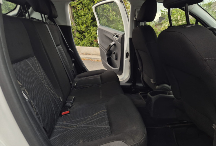 Peugeot 208 1.4 HDi FAP Active 5p Peugeot 208 1.4 HDi FAP Active 5p