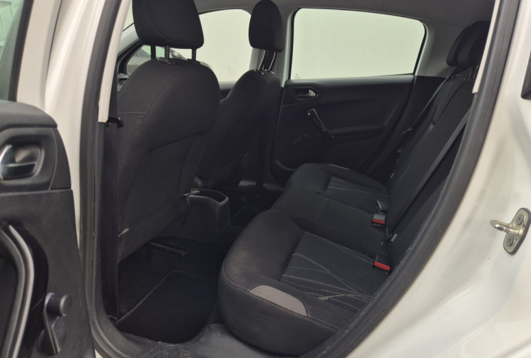 Peugeot 208 1.4 HDi FAP Active 5p Peugeot 208 1.4 HDi FAP Active 5p