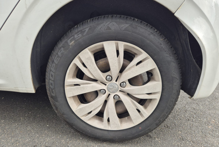 Peugeot 208 1.4 HDi FAP Active 5p Peugeot 208 1.4 HDi FAP Active 5p