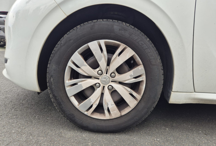 Peugeot 208 1.4 HDi FAP Active 5p Peugeot 208 1.4 HDi FAP Active 5p