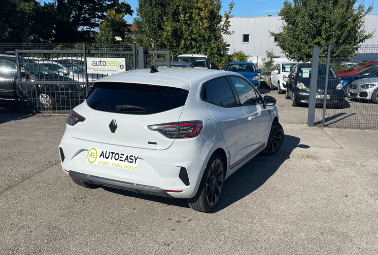 Renault CLIO V 1.6 E-TECH / 145 CH / ALPINE