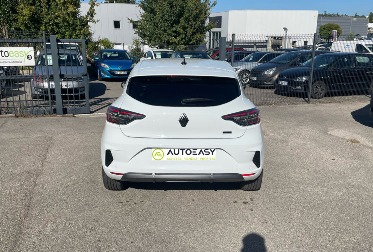 Renault CLIO V 1.6 E-TECH / 145 CH / ALPINE