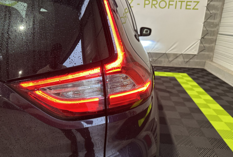 Renault GRAND SCENIC 1.6 dCi 160 ch Energy Initiale Paris EDC