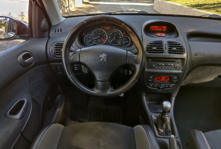 Peugeot 206 RC 2.0 i 177cv - Origine France - Distrib + embrayage à jour !