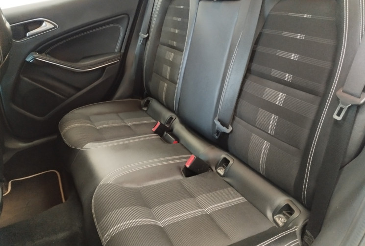 Mercedes GLA 200 d Phase 2 16V  2.1 7G-DCT 136 cv Boîte auto