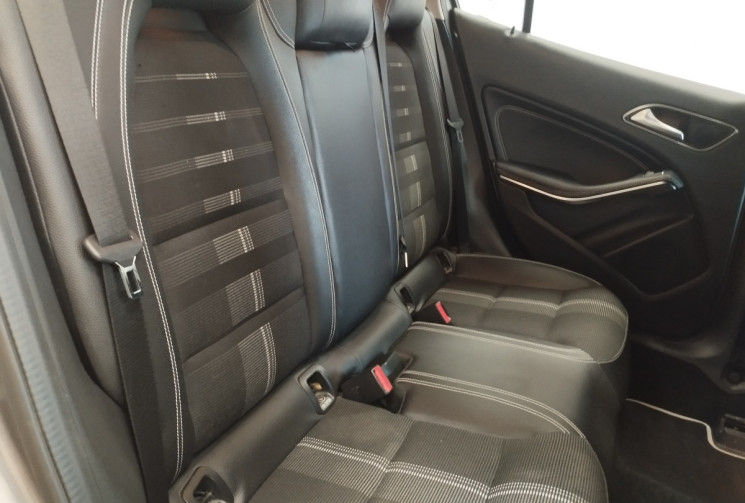 Mercedes GLA 200 d Phase 2 16V  2.1 7G-DCT 136 cv Boîte auto