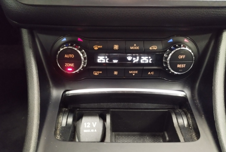 Mercedes GLA 200 d Phase 2 16V  2.1 7G-DCT 136 cv Boîte auto