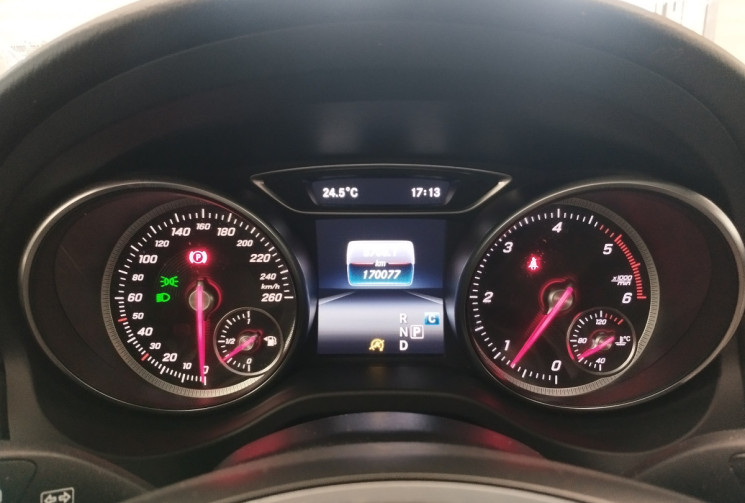 Mercedes GLA 200 d Phase 2 16V  2.1 7G-DCT 136 cv Boîte auto