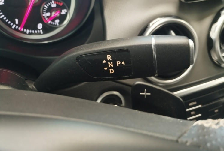 Mercedes GLA 200 d Phase 2 16V  2.1 7G-DCT 136 cv Boîte auto