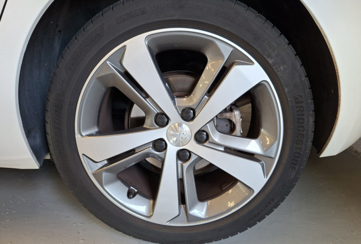 Peugeot 308 1.2 Pure tech 130 GT LINE ETA6