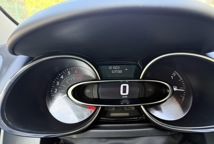 Renault Clio IV 4 Initiale Paris 1.2 Tce 120 ch / Cuir chauffant / Camera / Bose / LED