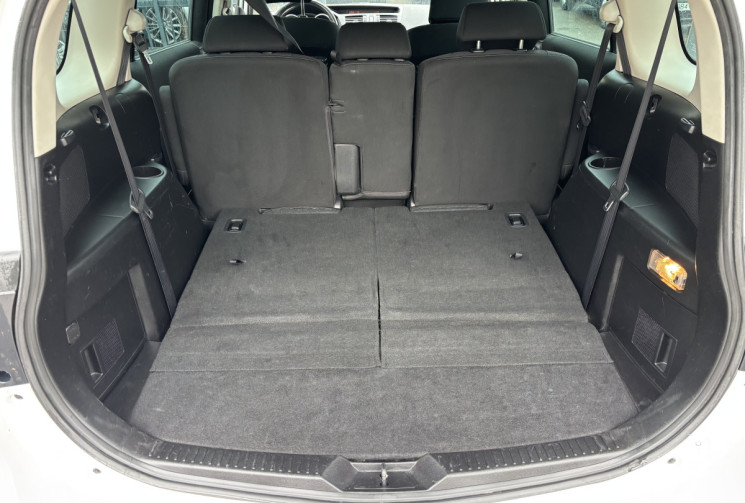Mazda 5 / 1.6 / 115 ch / 7 places / Center-Line