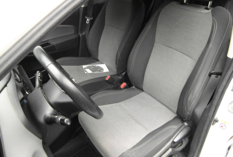 Toyota Yaris YARIS III PH1 1.5 HYBRID 