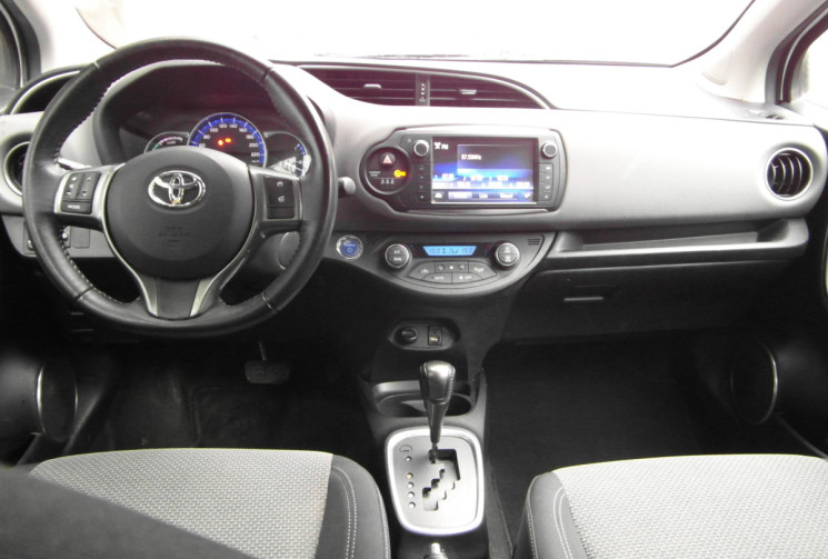 Toyota Yaris YARIS III PH1 1.5 HYBRID 