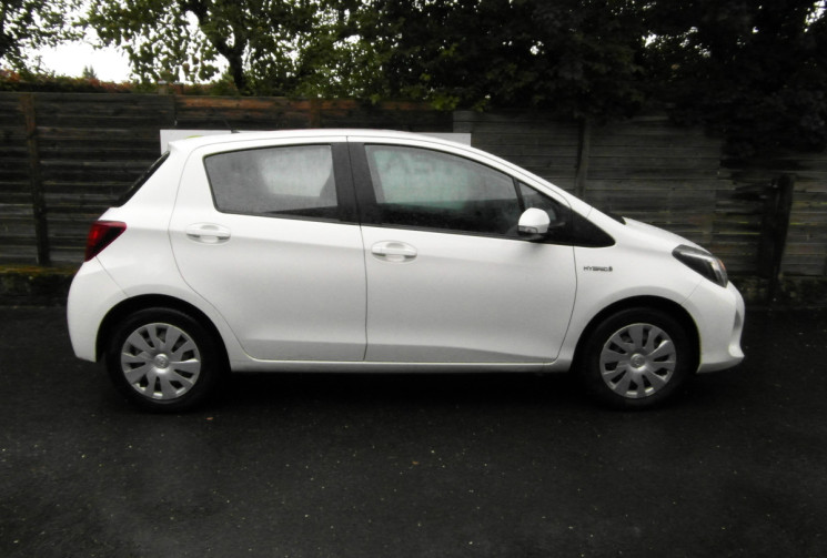 Toyota Yaris YARIS III PH1 1.5 HYBRID 