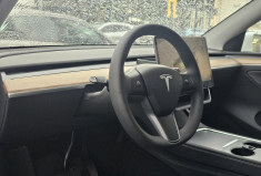 Tesla Model Y  Standard RWD 7900 km attelage origine 