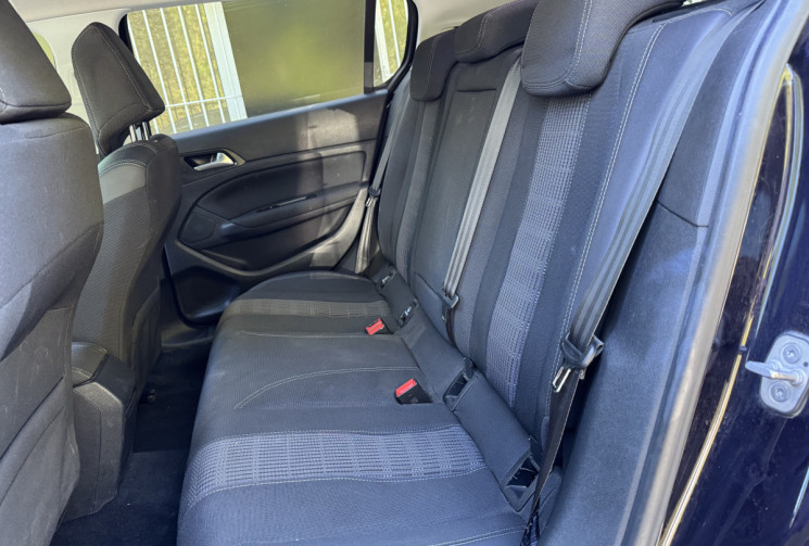 Peugeot 308 Allure 1.2 THP 130 ch EAT6 / Carplay / Camera / Keyless / Garantie 6 mois