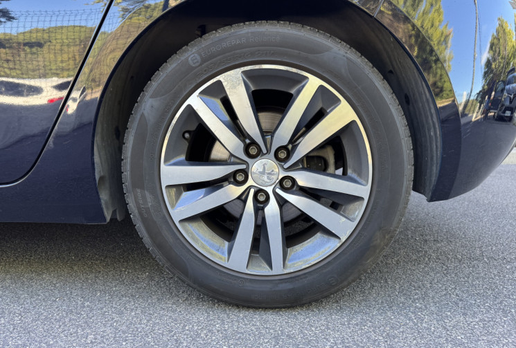 Peugeot 308 Allure 1.2 THP 130 ch EAT6 / Carplay / Camera / Keyless / Garantie 6 mois