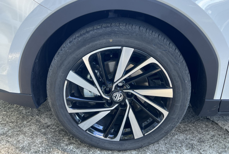 MG ZS Hybrid+ 197ch Luxury / 1ère Main / Caméra 360 / Carplay / Garantie 7 Ans
