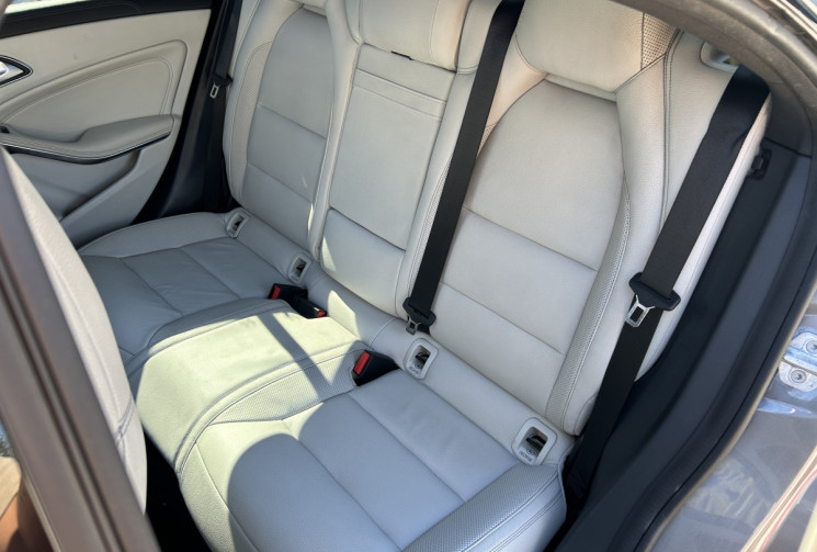 Mercedes CLA 220 CDI FASCINATION PACK AMG 170 Ch 7G-DCT * CUIR BEIGE * TOIT OUVRANT