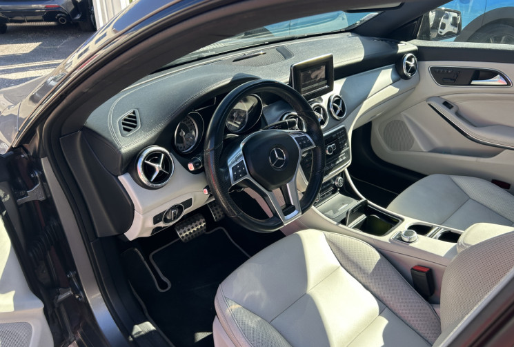 Mercedes CLA 220 CDI FASCINATION PACK AMG 170 Ch 7G-DCT * CUIR BEIGE * TOIT OUVRANT