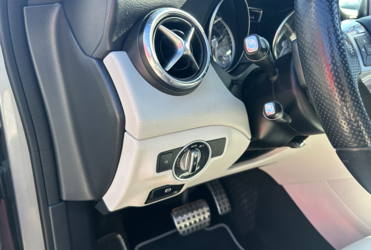 Mercedes CLA 220 CDI FASCINATION PACK AMG 170 Ch 7G-DCT * CUIR BEIGE * TOIT OUVRANT