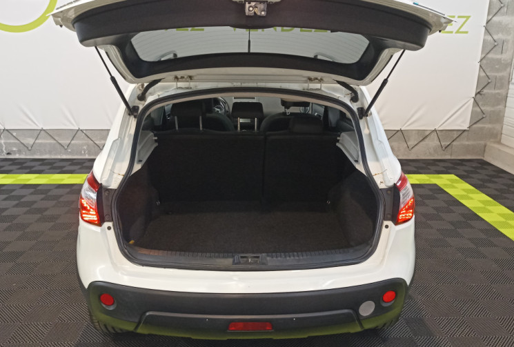 Nissan Qashqai 1.5 dCi 110ch FAP Connect Edition révision et distribution à jour