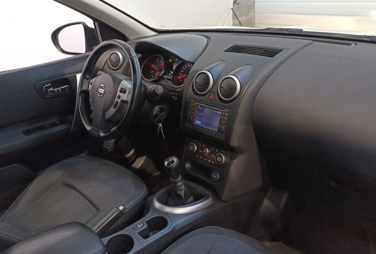 Nissan Qashqai 1.5 dCi 110ch FAP Connect Edition révision et distribution à jour