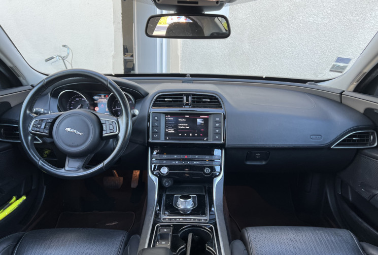 Jaguar XE 2.0 D 16V 180 CH BVA 