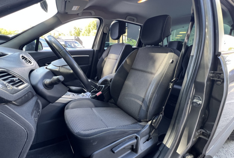 Renault Scénic XMOD 1.5 dCi 110 / 2ème Main / Distribution OK / Attelage / Radars AR / GPS / Keyless