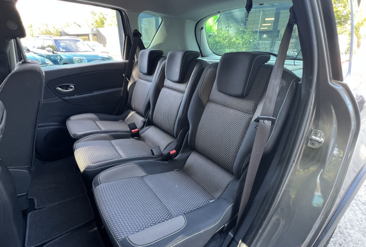 Renault Scénic XMOD 1.5 dCi 110 / 2ème Main / Distribution OK / Attelage / Radars AR / GPS / Keyless