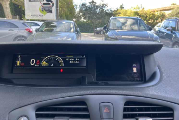 Renault Scénic XMOD 1.5 dCi 110 / 2ème Main / Distribution OK / Attelage / Radars AR / GPS / Keyless