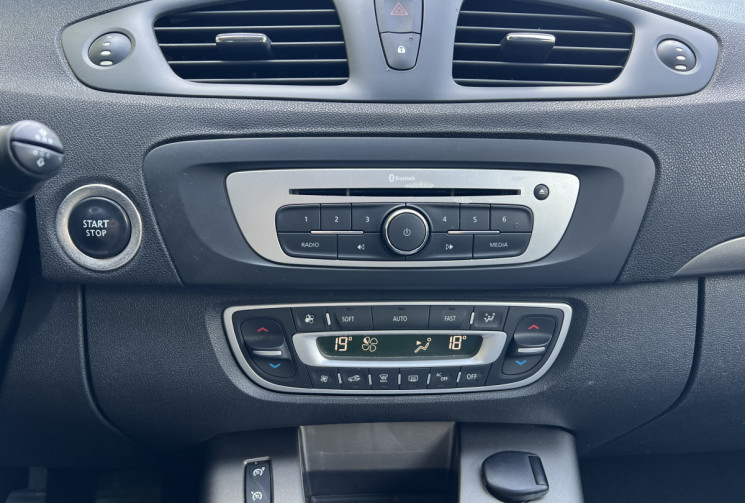 Renault Scénic XMOD 1.5 dCi 110 / 2ème Main / Distribution OK / Attelage / Radars AR / GPS / Keyless