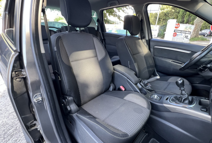 Renault Scénic XMOD 1.5 dCi 110 / 2ème Main / Distribution OK / Attelage / Radars AR / GPS / Keyless