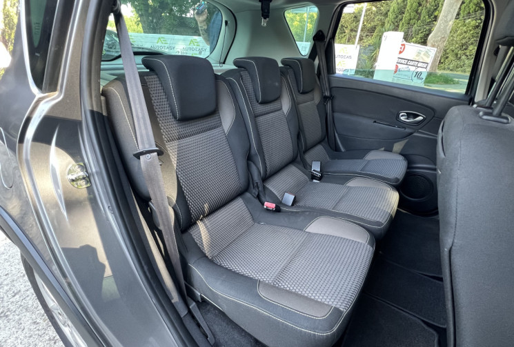 Renault Scénic XMOD 1.5 dCi 110 / 2ème Main / Distribution OK / Attelage / Radars AR / GPS / Keyless