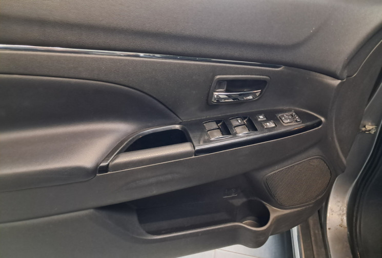 Peugeot 4008 1.8 HDI 150ch Allure 4x4 bv6 TBE - OPTIONS ENTRETIEN  GARANTIE  Peugeot 4008 1.8 HDI 150ch Allure 4x4 bv6 TBE - OPTIONS ENTRETIEN  GARANTIE