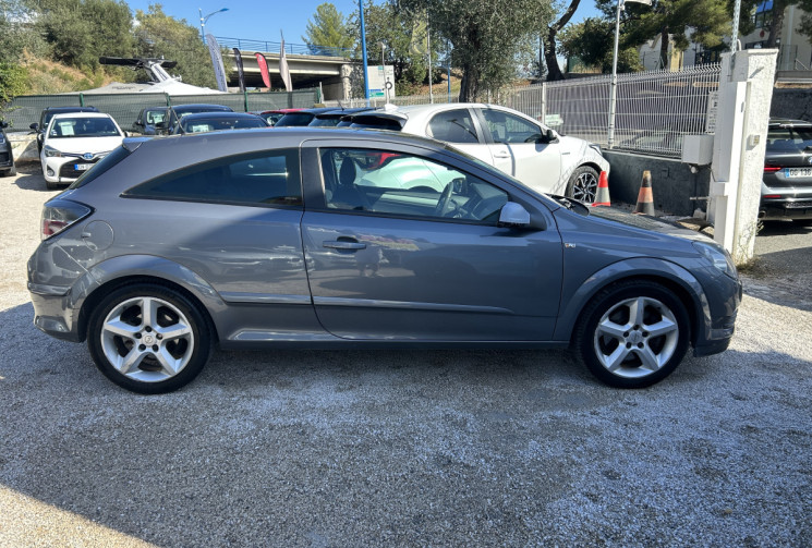 Opel Astra III GTC 2.0 T 170 Ch SPORT !! 1ER MAIN !!