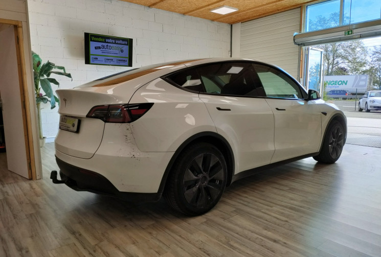 Tesla Model Y Long Range (grande autonomie) 347ch + Attelage + Wallbox + Autopilot 